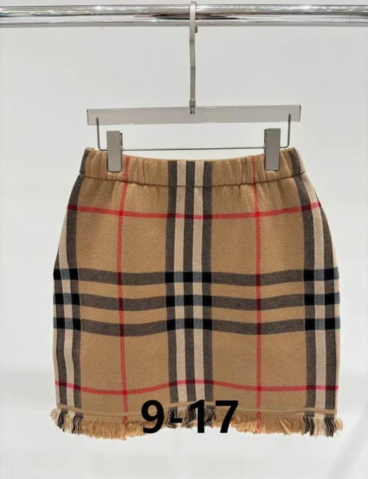 Burberry Zippered jacket with a plaid pattern