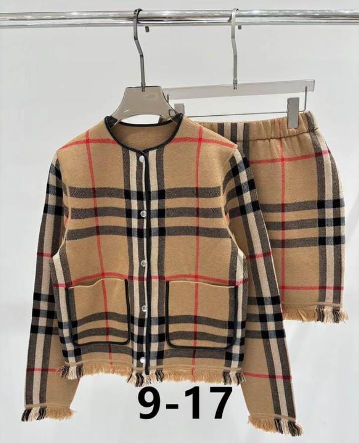 Burberry Zippered jacket with a plaid pattern