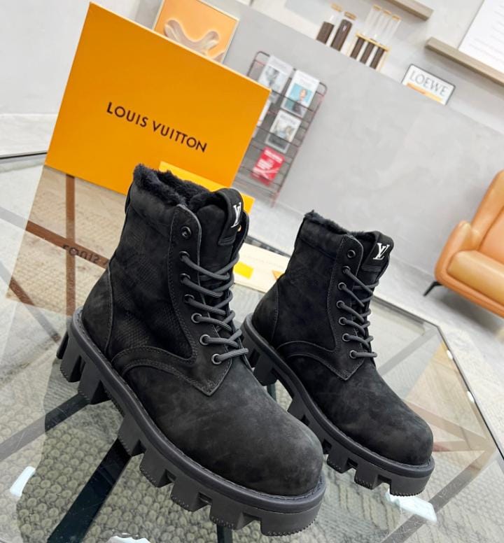 Timberland Boots Black Louis Vouitton